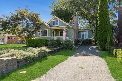 240 Wicks Rd, New Suffolk, NY, 11956-2110 | Card Image