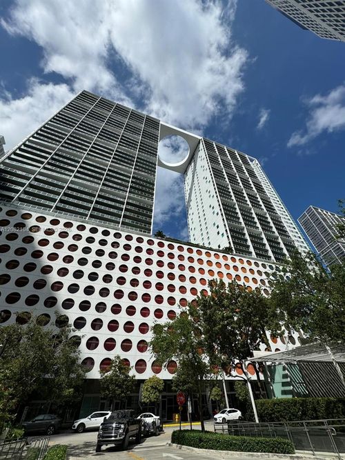 3003-500 Brickell Ave, Miami, FL, 33131-2576 | Card Image