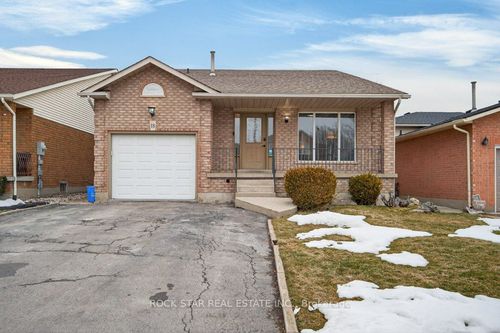 18 Hillgarden Dr, Stoney Creek, ON, L8J2S4 | Card Image