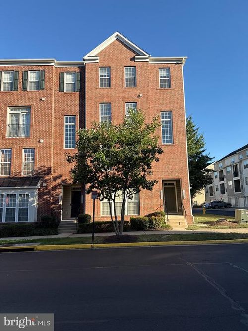 15227 Lancashire Dr, WOODBRIDGE, VA, 22191-4089 | Card Image