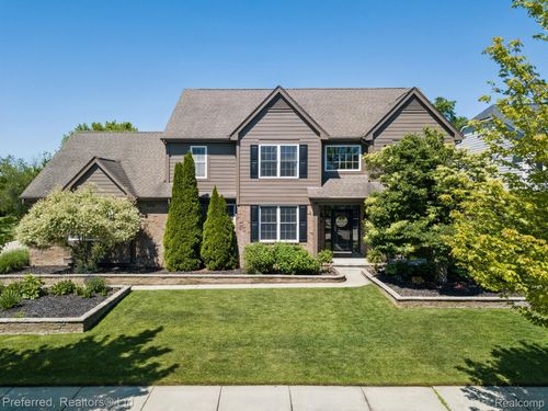 22751 St James Dr, Northville, MI, 48167-5824 | Card Image