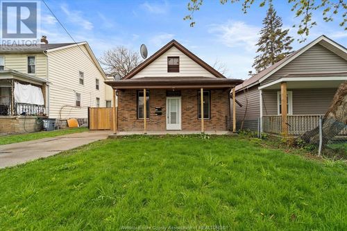 773 Assumption St, Windsor, ON, N9A3B7 | Card Image