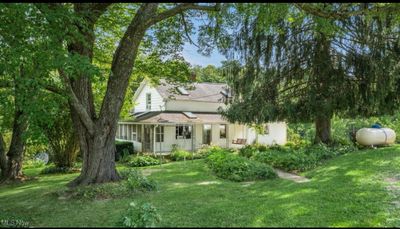 View of front of house with a front lawn | Image 1