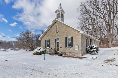 911 Purdy Mills Rd, Kingston, ON, K7M3N1 | Card Image