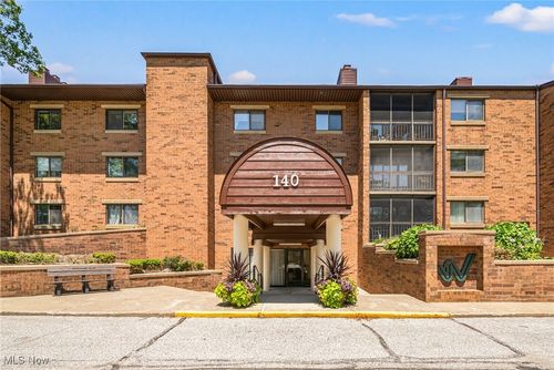 apt-206c-140 Fox Hollow Dr, Mayfield Heights, OH, 44124-4132 | Card Image