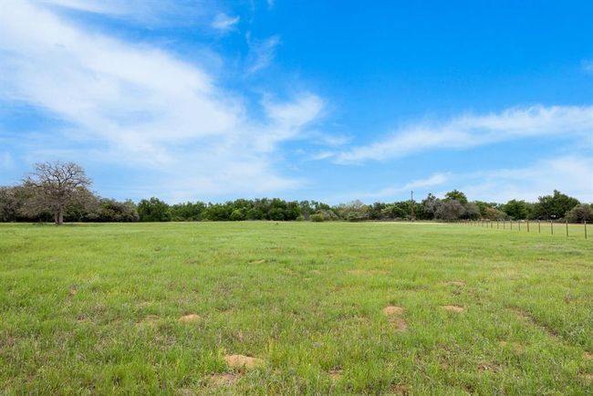 10565 N Highway 77, House other with 3 bedrooms, 3 bathrooms and 4 parking in Lexington TX | Image 5