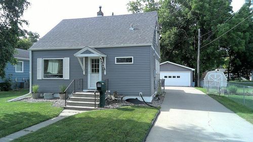 1313 6th Ave N, Moorhead, MN, 56560-2118 | Card Image
