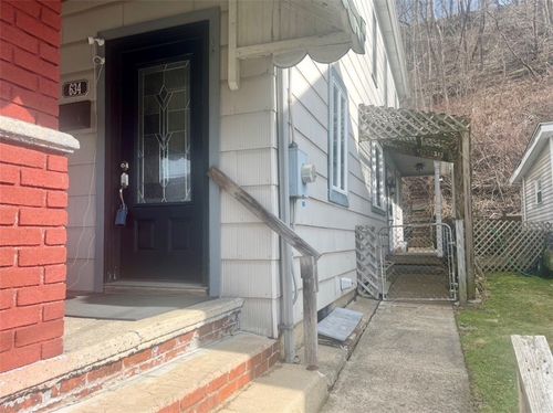 634 Ridge Ave, Ford City, PA, 16226-1042 | Card Image