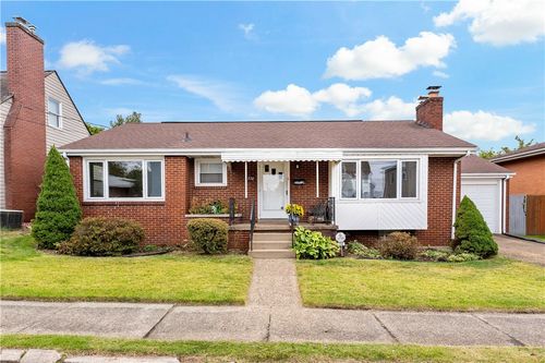 330 Margaret St, Jeannette, PA, 15644-1823 | Card Image