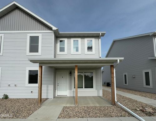 3306 Kenner Loop, Bismarck, ND, 58504-7336 | Card Image