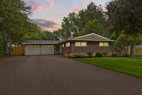 17 9th Ave Se, Faribault, MN, 55021-6301 | Card Image