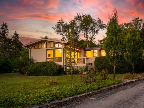 17 Shore Rd, Bristol, RI, 02809-1325 | Card Image