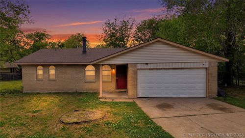 6320 S 114th East Ave, Broken Arrow, OK, 74012-1242 | Card Image