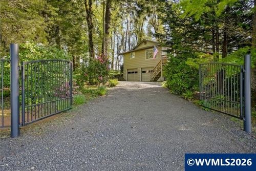 15785 Coon Hollow Rd Se, Stayton, OR, 97383-9699 | Card Image