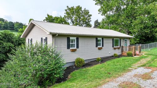 1061 Wilburn Rd, Whitesburg, TN, 37891-9142 | Card Image