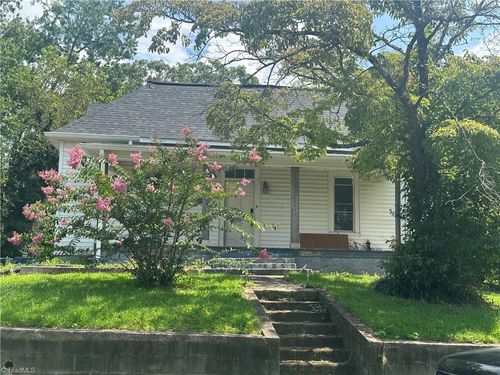 706 Arch St, Mount Airy, NC, 27030-3731 | Card Image
