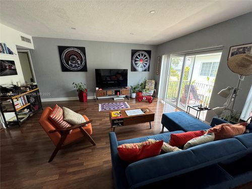 apt-24-9260 Bay Harbor Ter, Bay Harbor Islands, FL, 33154-2789 | Card Image
