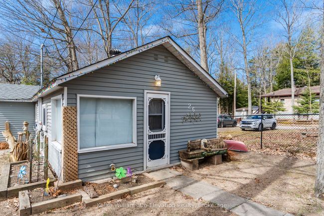 26 Boblyn Rd, House other with 2 bedrooms, 1 bathrooms and 4 parking in Tiny ON | Image 5
