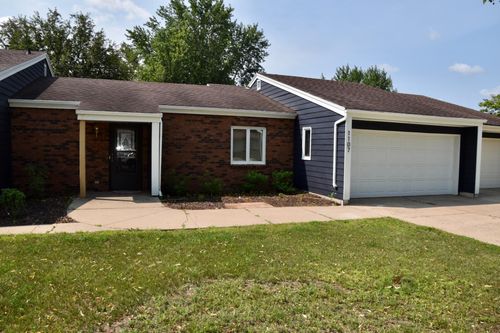 1107 6th St Ne, Sibley, IA, 51249-1105 | Card Image