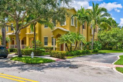 201 - 115 Seagrape Drive, Condo with 3 bedrooms, 2 bathrooms and null parking in Jupiter FL | Image 1