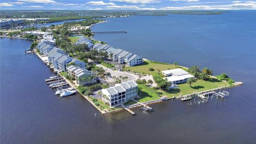 907-907 Bahia Del Sol Dr, RUSKIN, FL, 33570-3018 | Card Image