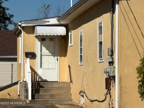 b-672 Shore Concourse, Keyport, NJ, 07735-5145 | Card Image