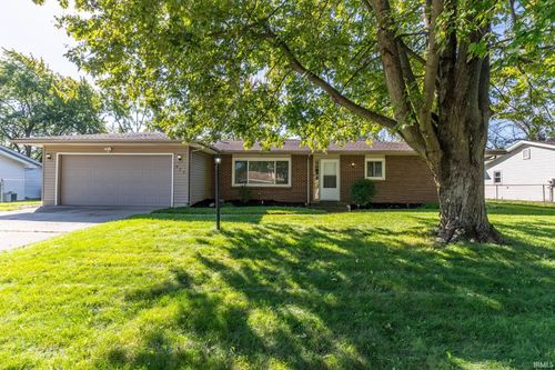 917 Wolverton Drive, Fort Wayne, IN, 46825-4149 | Card Image