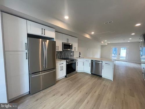 a45-4088 Leslie Ln, PHILADELPHIA, PA, 19131-2992 | Card Image