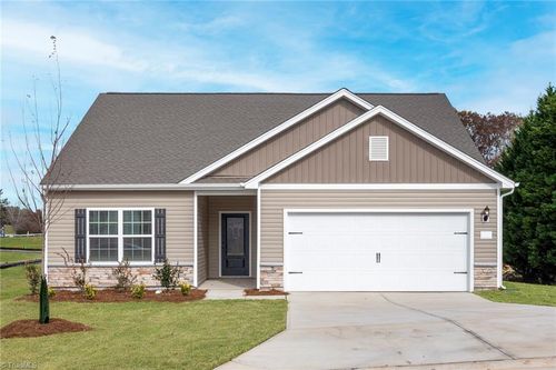 235 Macintosh Dr, King, NC, 27021-8846 | Card Image