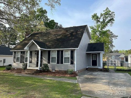 636 Brockton Ln, Florence, SC, 29501-8847 | Card Image