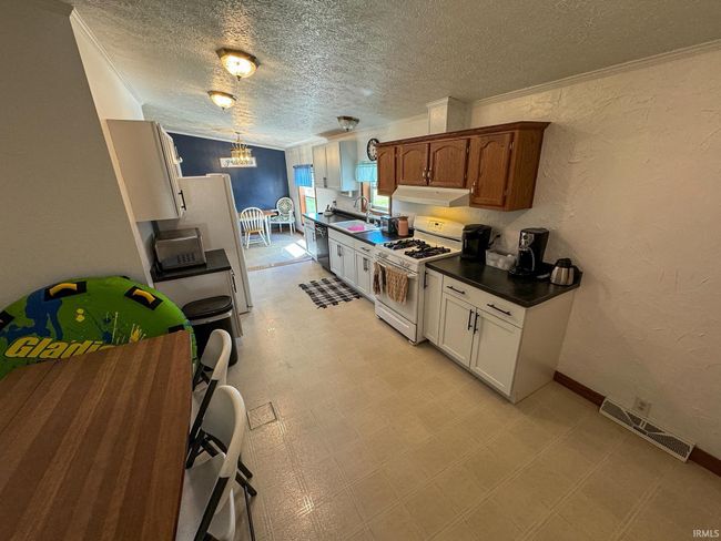 11604 Ne Wawasee Dr, House other with 6 bedrooms, 3 bathrooms and null parking in Syracuse IN | Image 13