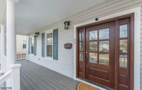 27 Center St, Chatham, NJ, 07928-2599 | Card Image