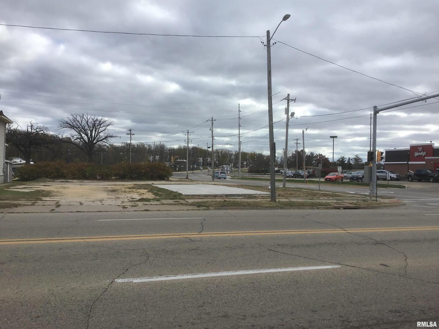 901 N 2Nd St, Clinton, IA 52732
