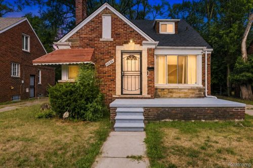 16886 Ilene St, Detroit, MI, 48221-2816 | Card Image