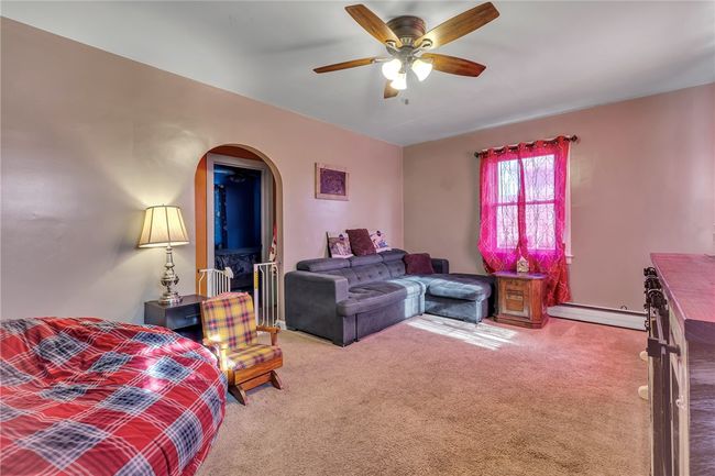 1826 W 8 Th St, House other with 3 bedrooms, 2 bathrooms and 2 parking in Patterson Hts PA | Image 7