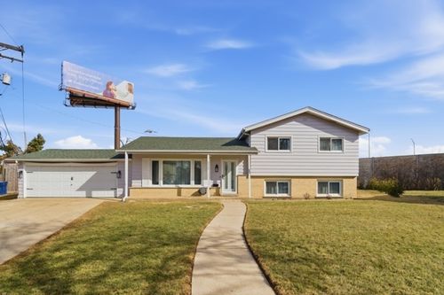 2469 Parkwood Ln, Des Plaines, IL, 60018-4072 | Card Image