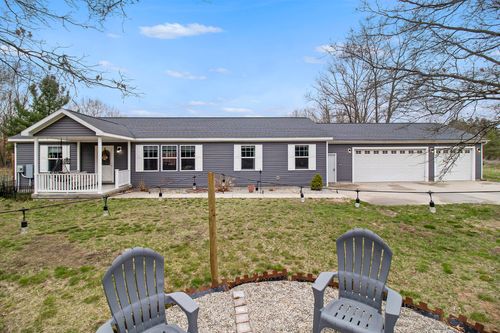 7611 Holton Duck Lake Rd, Holton, MI, 49425-8558 | Card Image