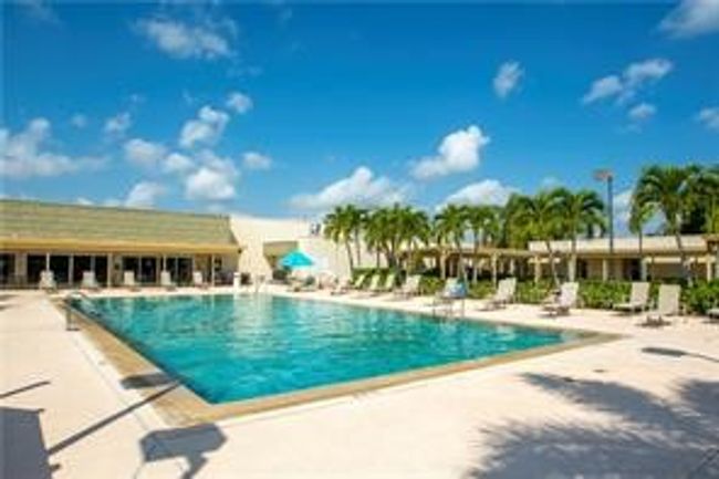 APT-201 - 105 Spring Lake Ct, House attached with 2 bedrooms, 2 bathrooms and null parking in Vero Beach FL | Image 34