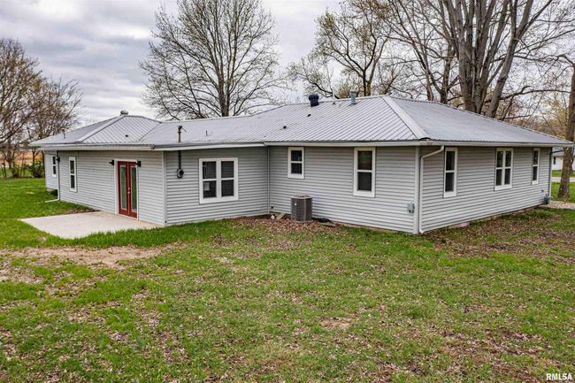 1108 N Main St, House other with 3 bedrooms, 2 bathrooms and null parking in Dix IL | Image 39