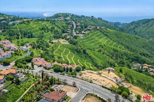 1402 El Bosque Ct, Pacific Palisades, CA, 90272-1915 | Card Image