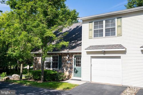 201 Amblewood Way, STATE COLLEGE, PA, 16803-1106 | Card Image
