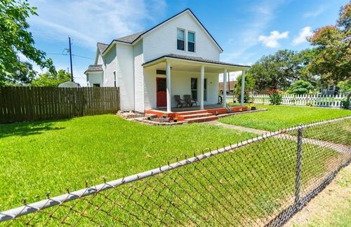 919 N Avenue A, Freeport, TX, 77541-3819 | Card Image