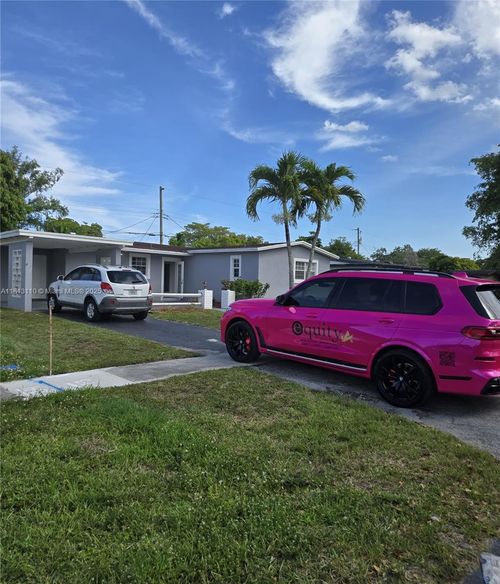 0-611 Sw 64th Way, Pembroke Pines, FL, 33023-1538 | Card Image