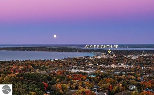 unit-14-619 E 8th St, Traverse City, MI, 49686-2533 | Card Image