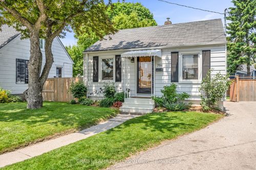 794 The Queensway, Toronto, ON, M8Z1N5 | Card Image