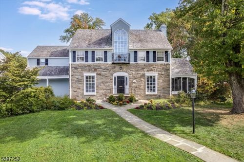 74 Duffield Dr, South Orange, NJ, 07079-1033 | Card Image