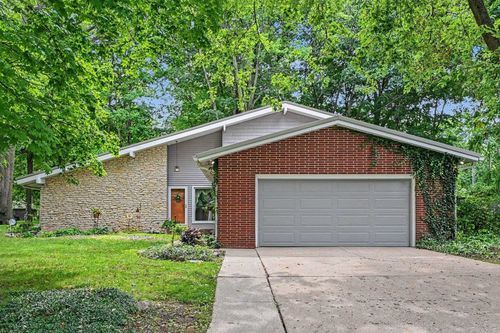 1 Meadow Ln, Nappanee, IN, 46550-1152 | Card Image