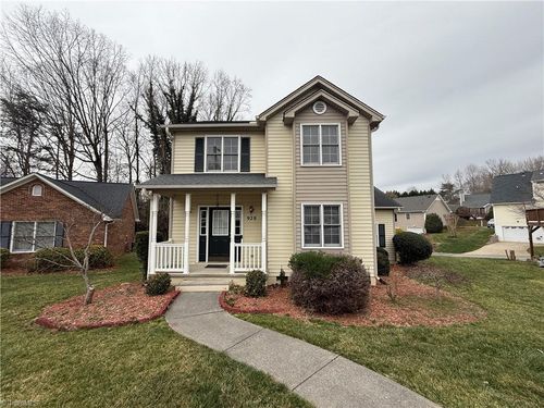 928 Heatherstone Dr, Winston Salem, NC, 27104-3492 | Card Image