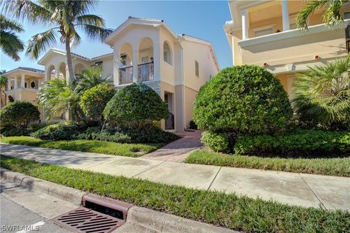 8109 Chianti Ln, NAPLES, FL, 34114-2621 | Card Image