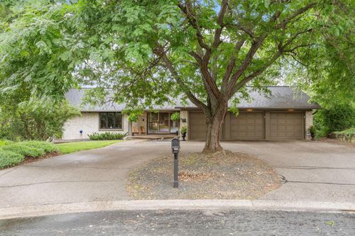 8087 Kentucky Cir, Bloomington, MN, 55438-1233 | Card Image